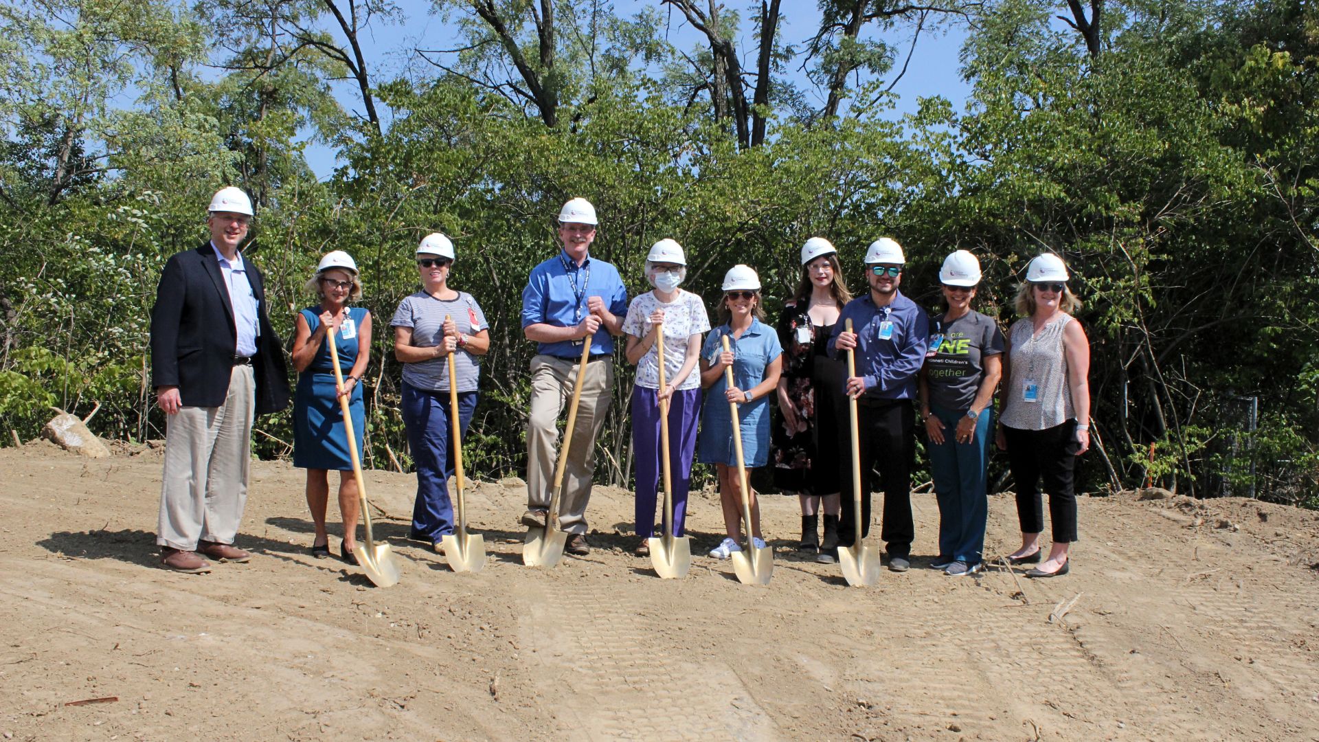 Photo of Members of Cincinnati Children's Discover Together Biobank at the Cincinnati Children's Winslow Research Pavilion Groundbreaking