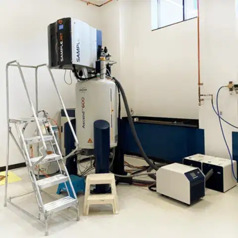Photo of Bruker IVDr 600MHz NMR system