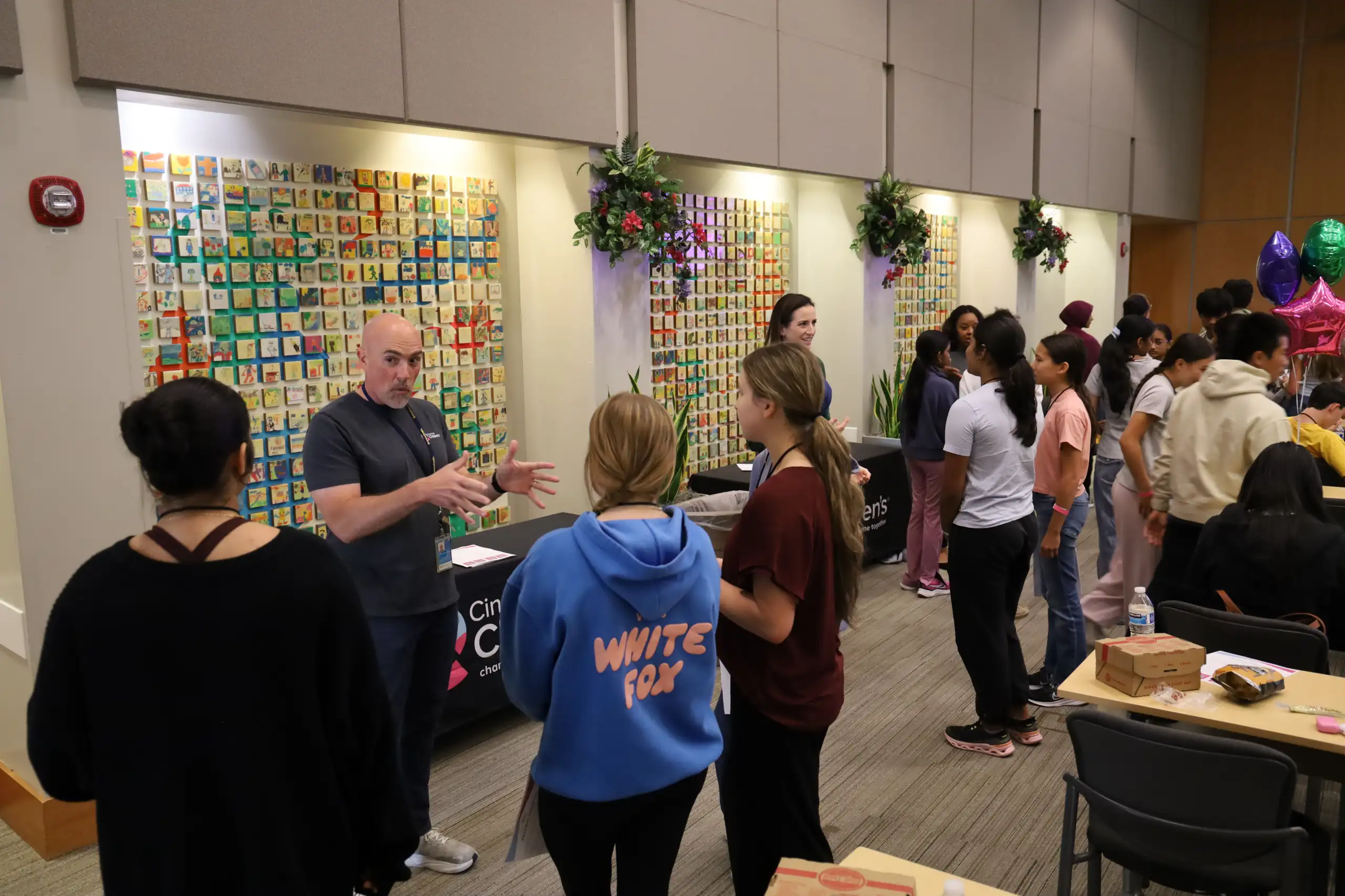 Students meet with Cincinnati Children's researchers