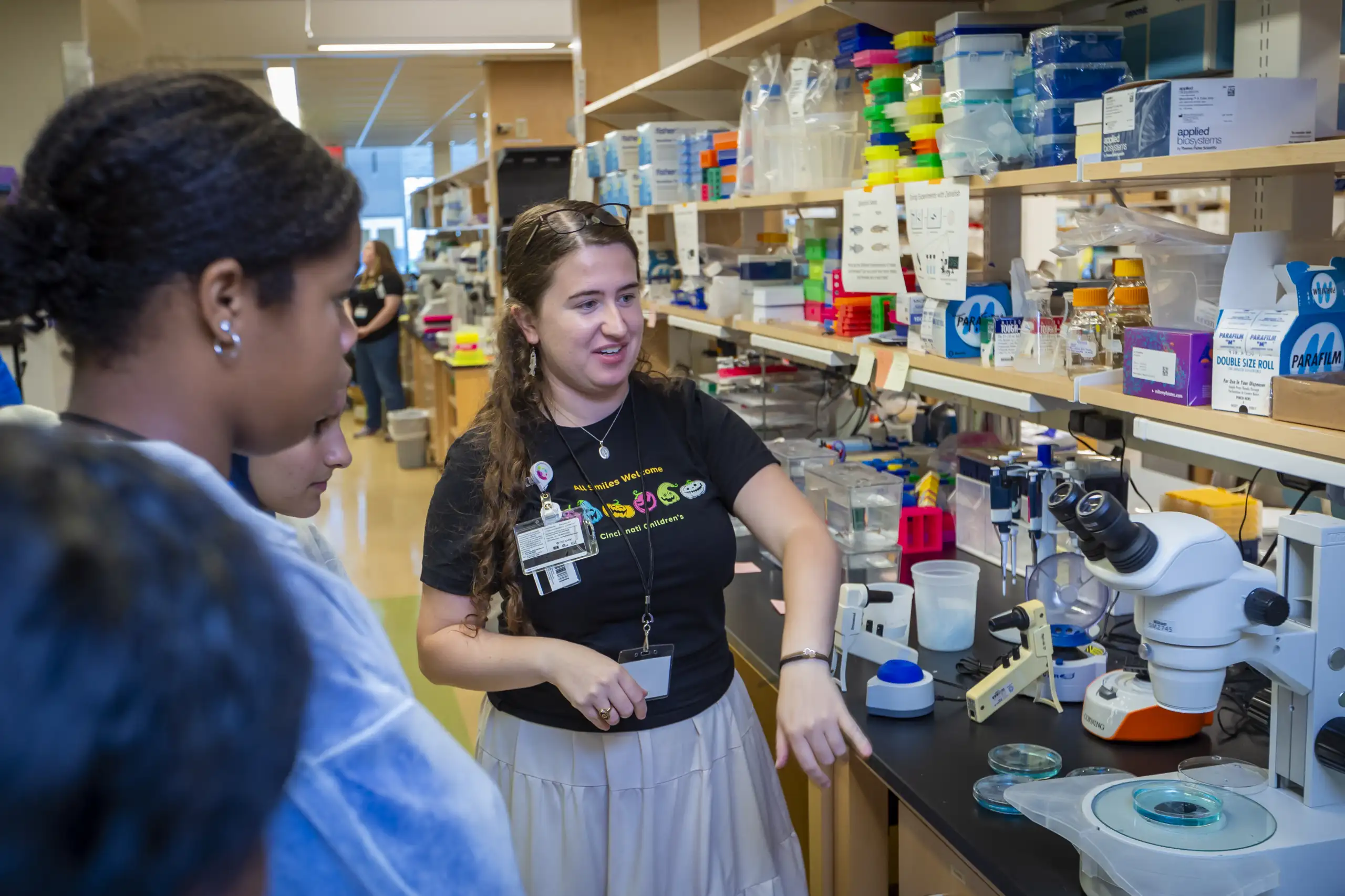 Students meet with Cincinnati Children's researchers